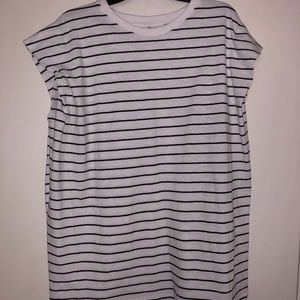 UNIQLO White and Black Striped Shirt
